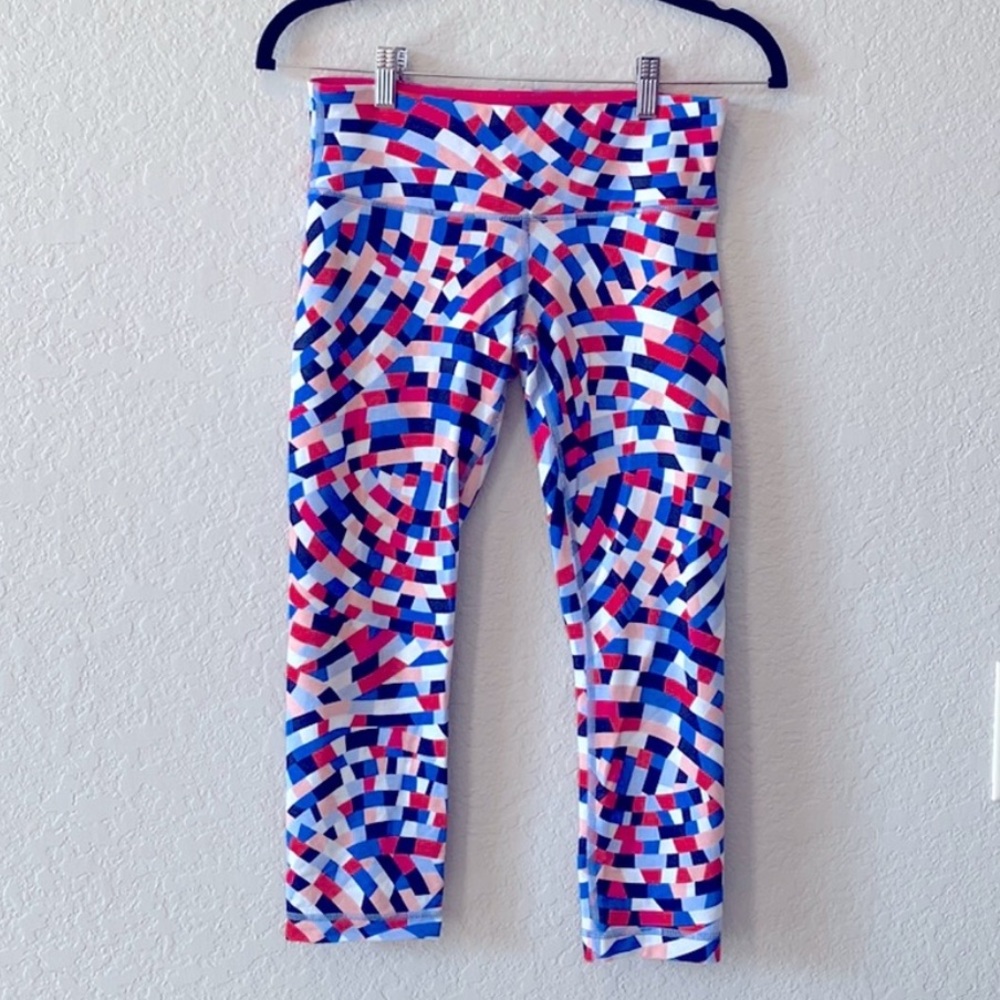 Lululemon Wunder Under Crop III
Capoeria Multi-Confetti sz 6